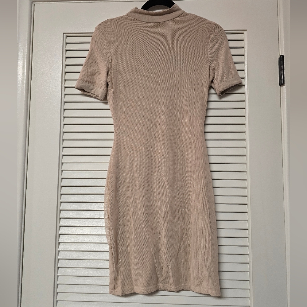 PrettyLittleThing - Lightweight Short-Sleeve Mesh Dress With Lining